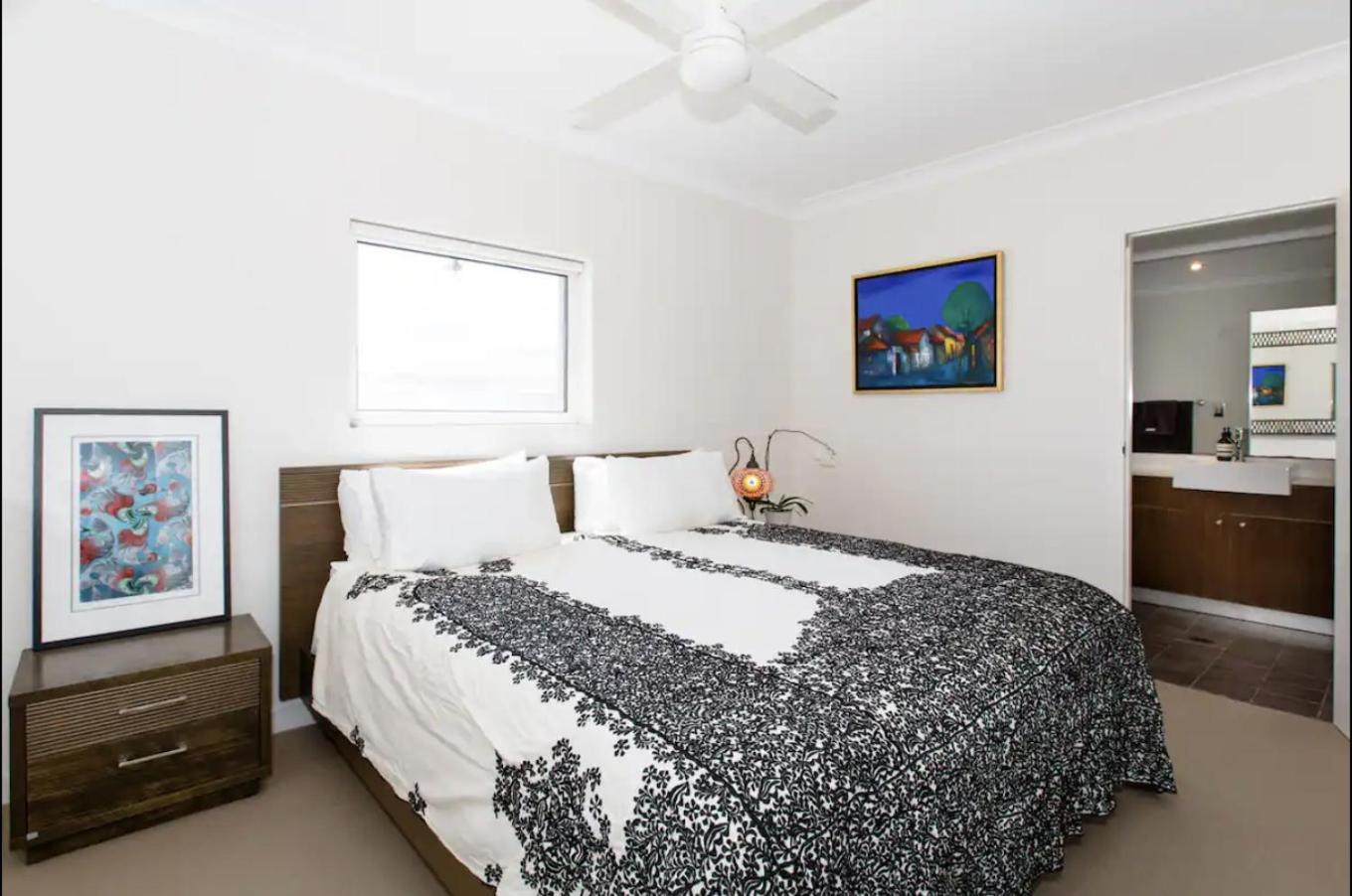 Ocean View Luxury 3 Bedroom With Balcony * Sydney