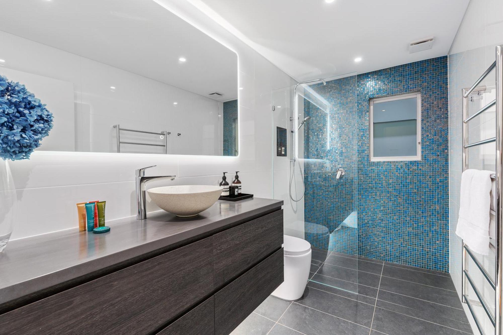 Ocean View Luxury 3 Bedroom With Balcony Apartment